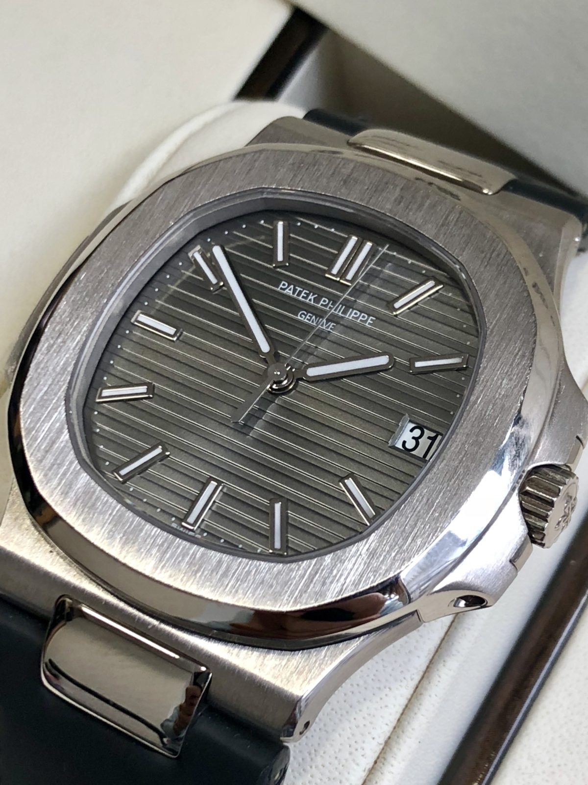 patek philippe 5711g price